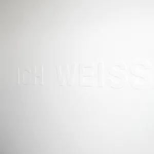 ICH WEISS, text-installation, dimensions variable, ©2009/2014