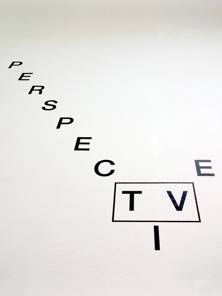 perspectIve, detail, the letters running down into the box