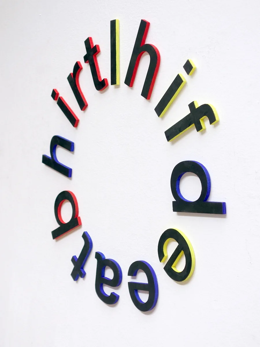 circle of life (color wheel), the same letters in colour