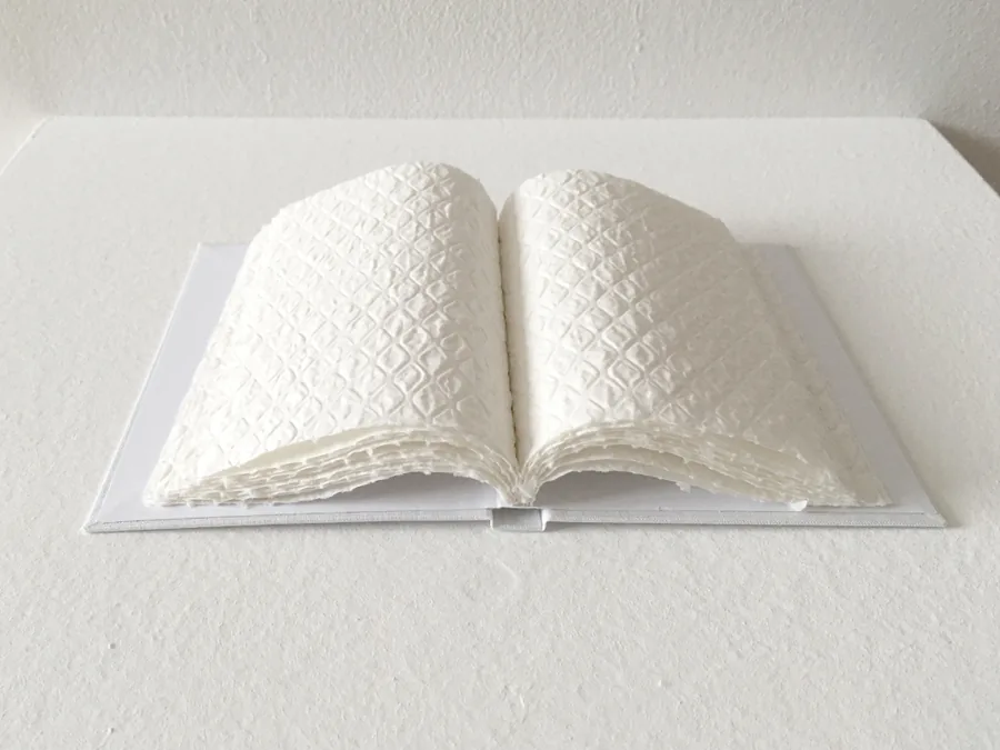 notizbuch für meinen vater, hardcover book with pages made of toilet paper, ©2017