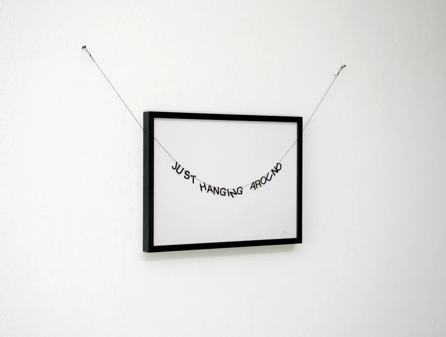 »just hanging around«, view 5